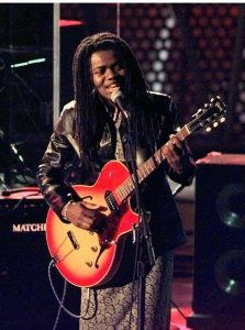 2003 - Tracy Chapman in Acoustic Guitar - About Tracy Chapman